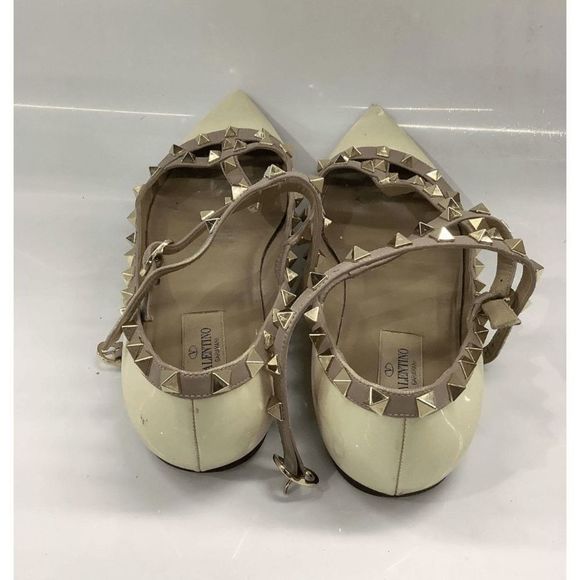 Valentinoโ'Rockstud' Point Toe Flat, US 7.5 / EU 38.5, Retails $995 - Picture 11 of 15